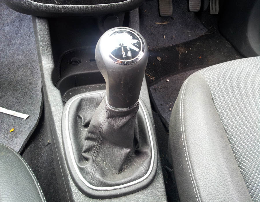 Vauxhall Corsa Design gear-knob
